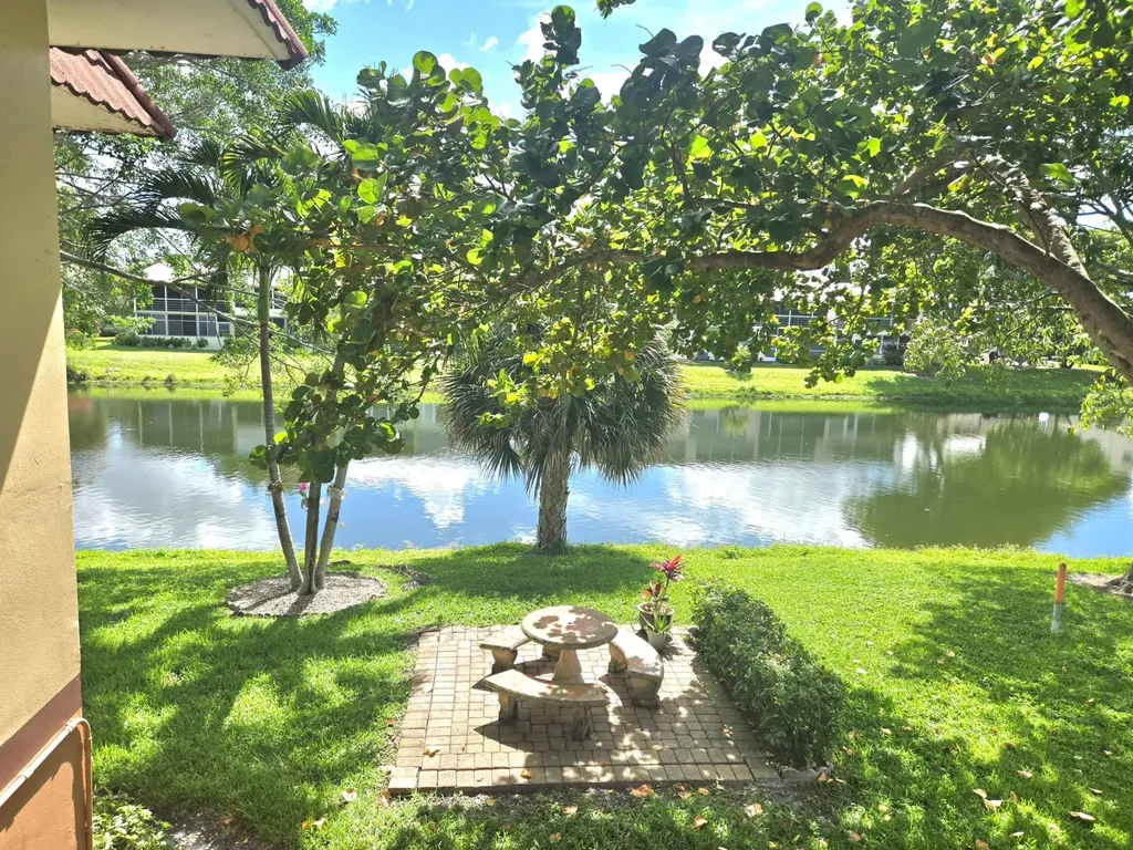 209 Oxford 100 West Palm Beach FL 33417