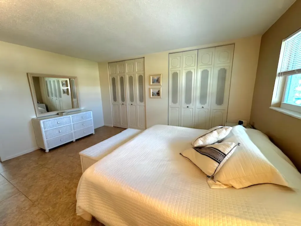 209 Oxford 100 West Palm Beach FL 33417