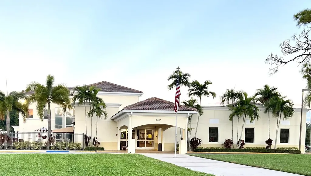 209 Oxford 100 West Palm Beach FL 33417