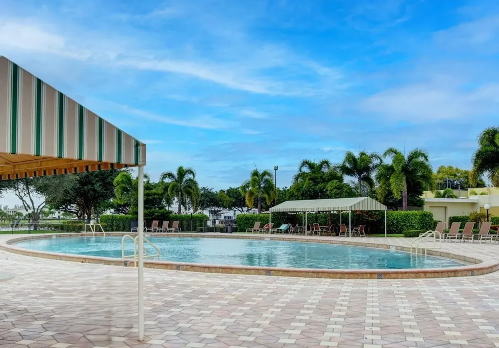 209 Oxford 100 West Palm Beach FL 33417