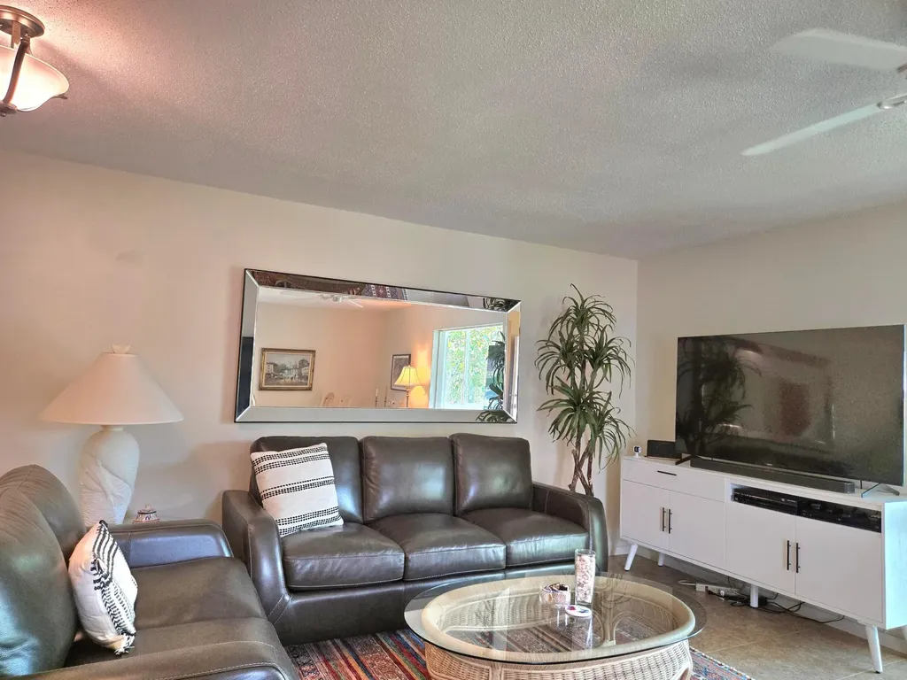 209 Oxford 100 West Palm Beach FL 33417