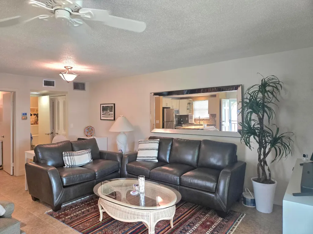209 Oxford 100 West Palm Beach FL 33417