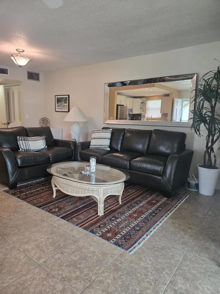209 Oxford 100 West Palm Beach FL 33417