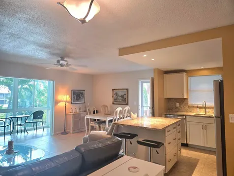 209 Oxford 100 West Palm Beach FL 33417