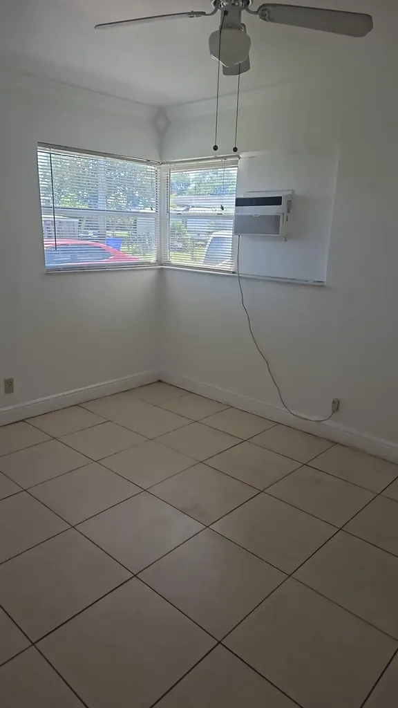 2438 Thomas Street Hollywood FL 33020