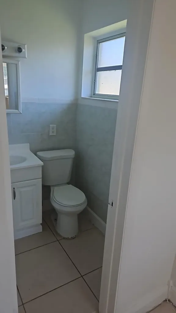 2438 Thomas Street Hollywood FL 33020