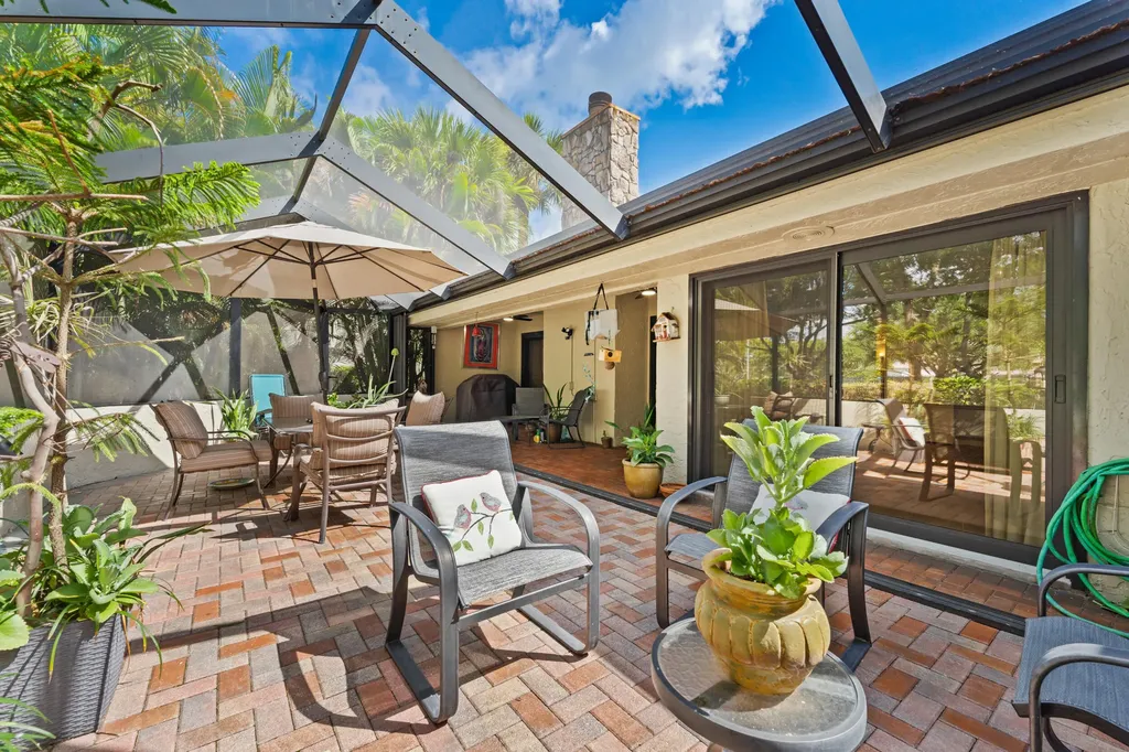 65 Balfour Road E Palm Beach Gardens FL 33418