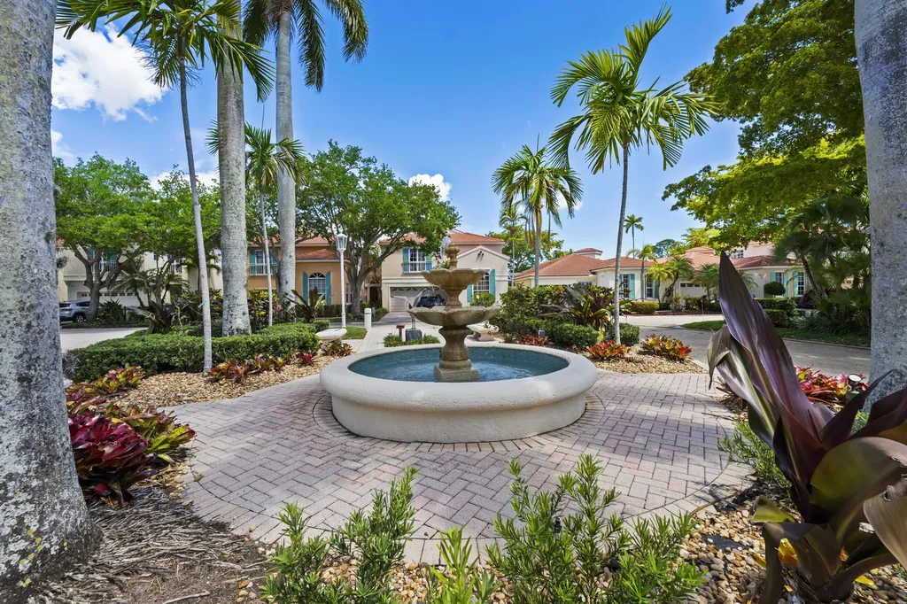 65 Balfour Road E Palm Beach Gardens FL 33418
