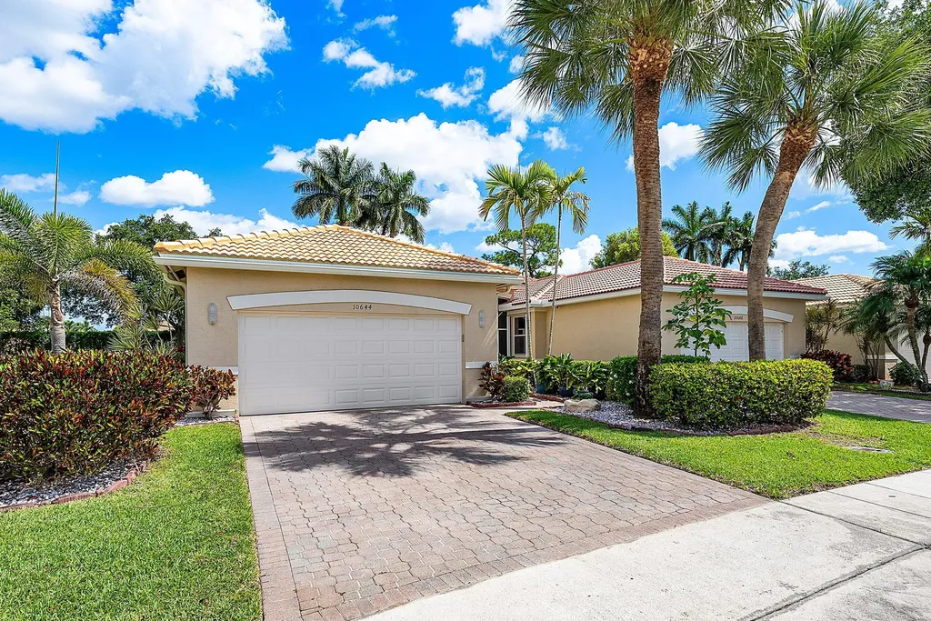 10644 Royal Caribbean Circle Boynton Beach FL 33437