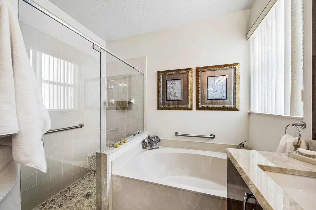 10644 Royal Caribbean Circle Boynton Beach FL 33437