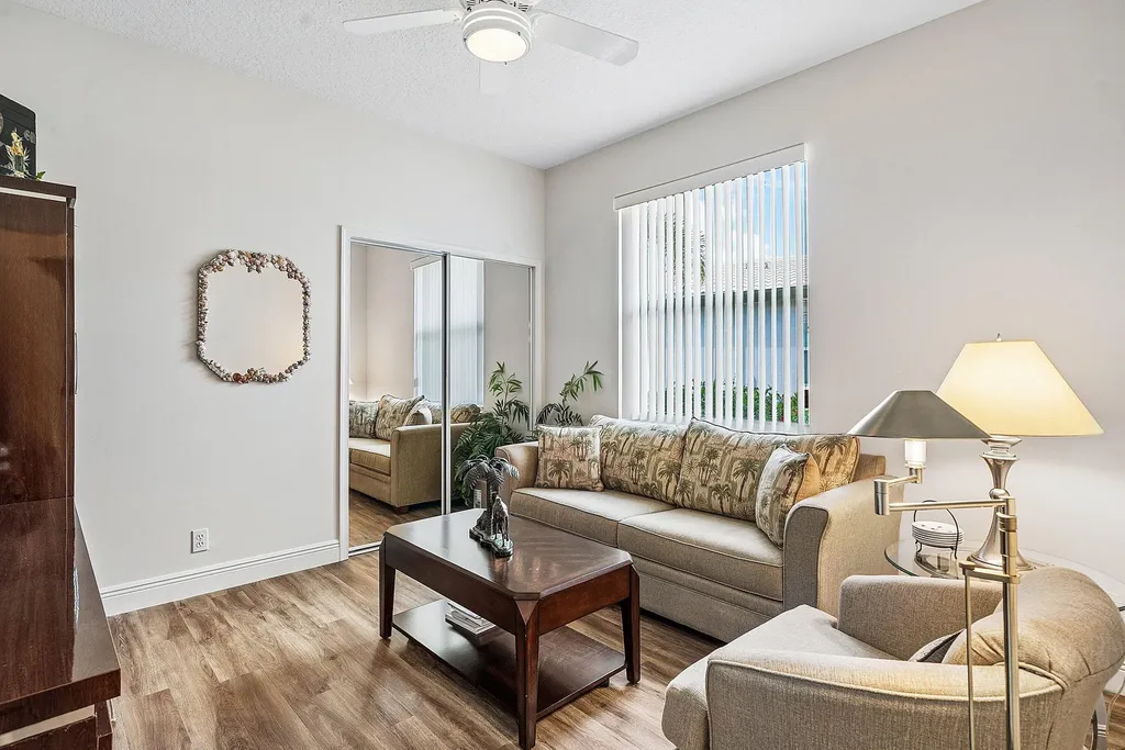 10644 Royal Caribbean Circle Boynton Beach FL 33437