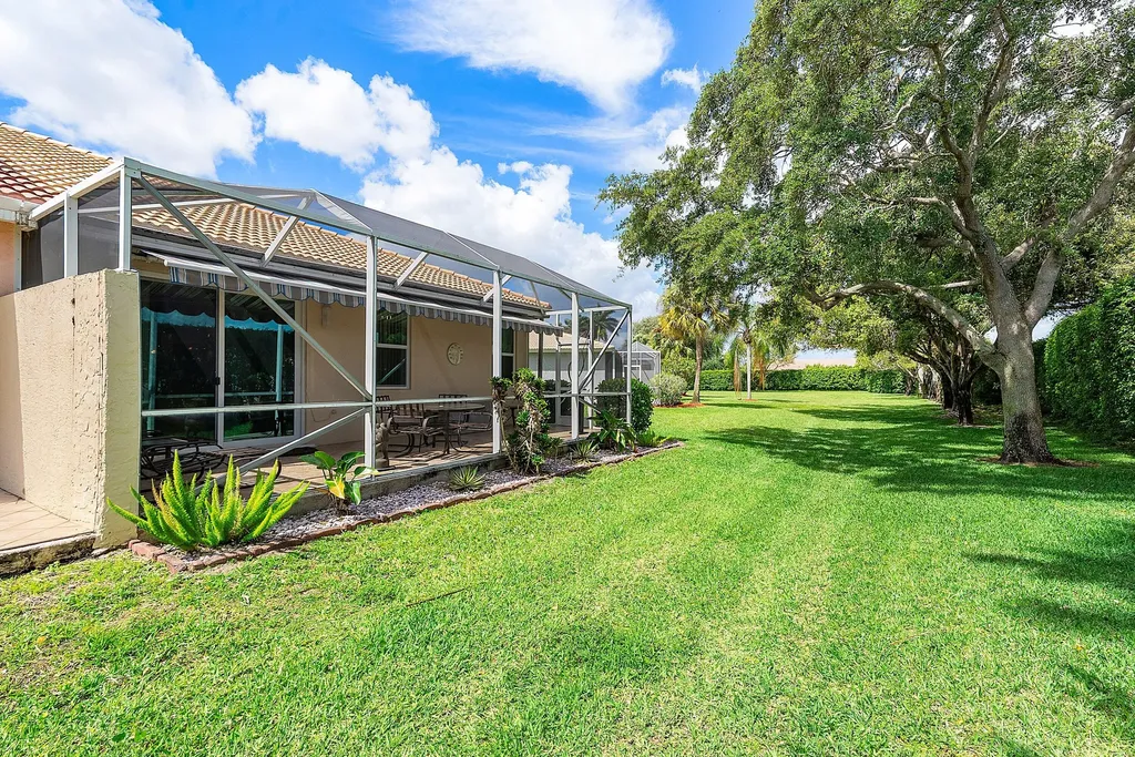 10644 Royal Caribbean Circle Boynton Beach FL 33437