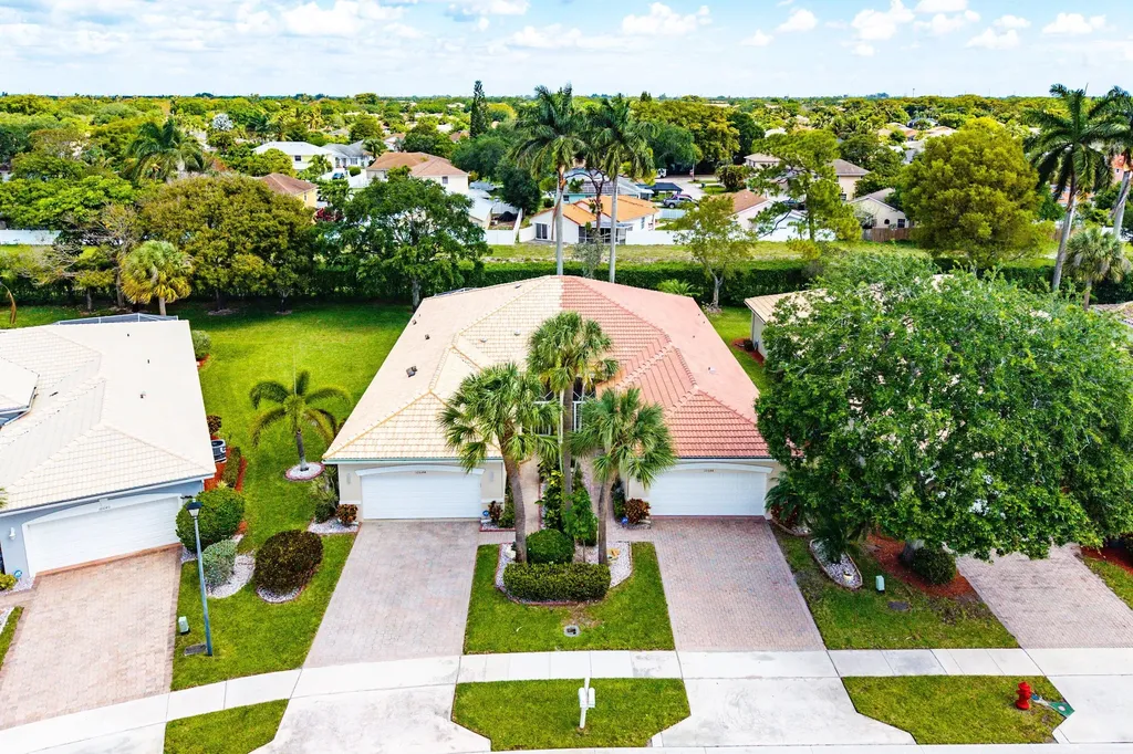10644 Royal Caribbean Circle Boynton Beach FL 33437
