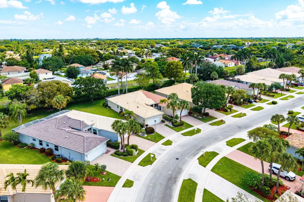 10644 Royal Caribbean Circle Boynton Beach FL 33437
