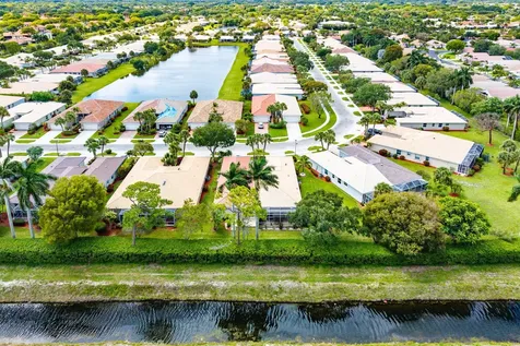 10644 Royal Caribbean Circle Boynton Beach FL 33437