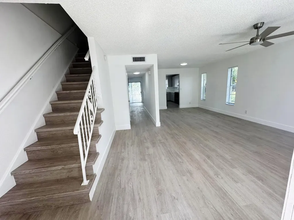 3920 Woodside Drive Coral Springs FL 33065