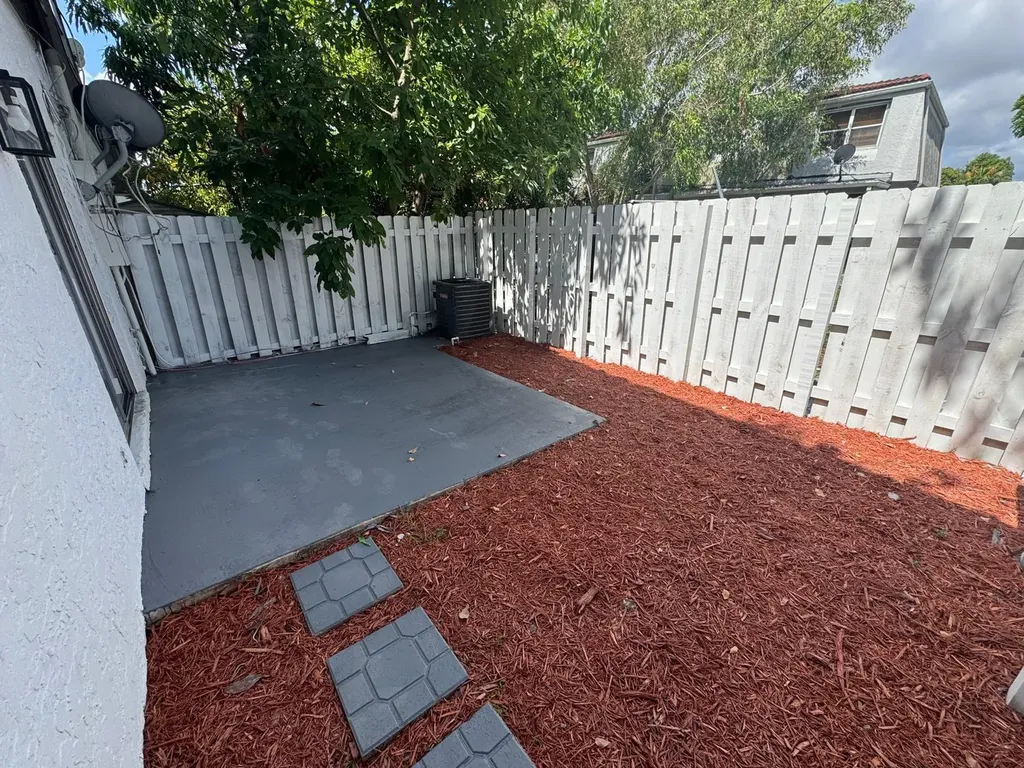 3920 Woodside Drive Coral Springs FL 33065