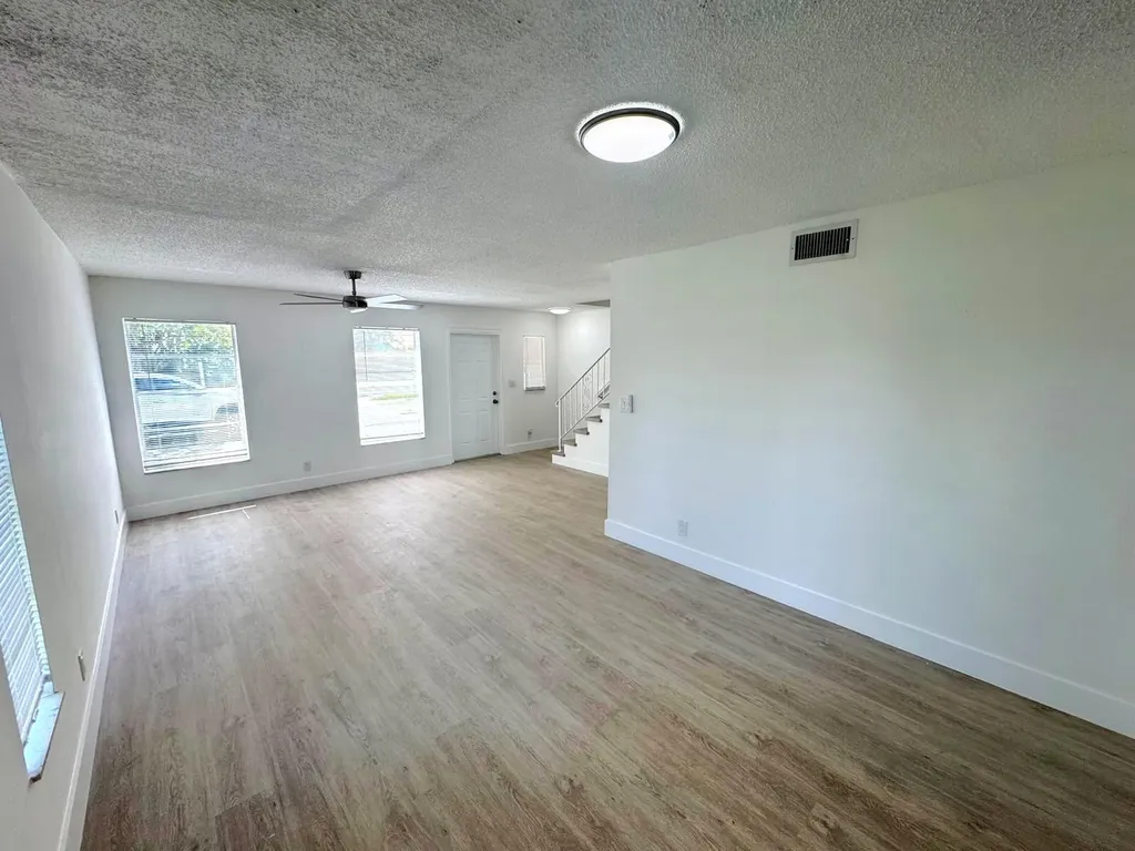 3920 Woodside Drive Coral Springs FL 33065