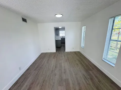 3920 Woodside Drive Coral Springs FL 33065