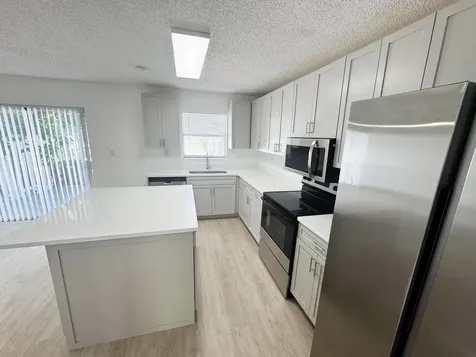 3920 Woodside Drive Coral Springs FL 33065