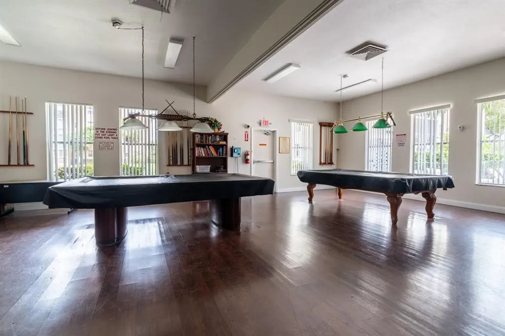 2851 Somerset Drive Lauderdale Lakes FL 33311