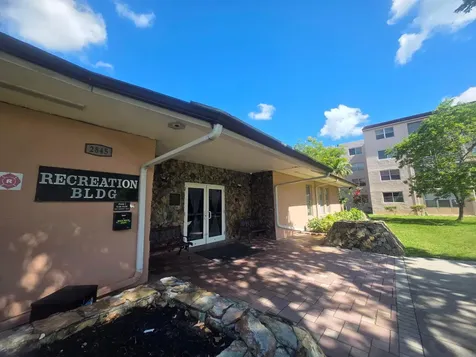 2851 Somerset Drive Lauderdale Lakes FL 33311