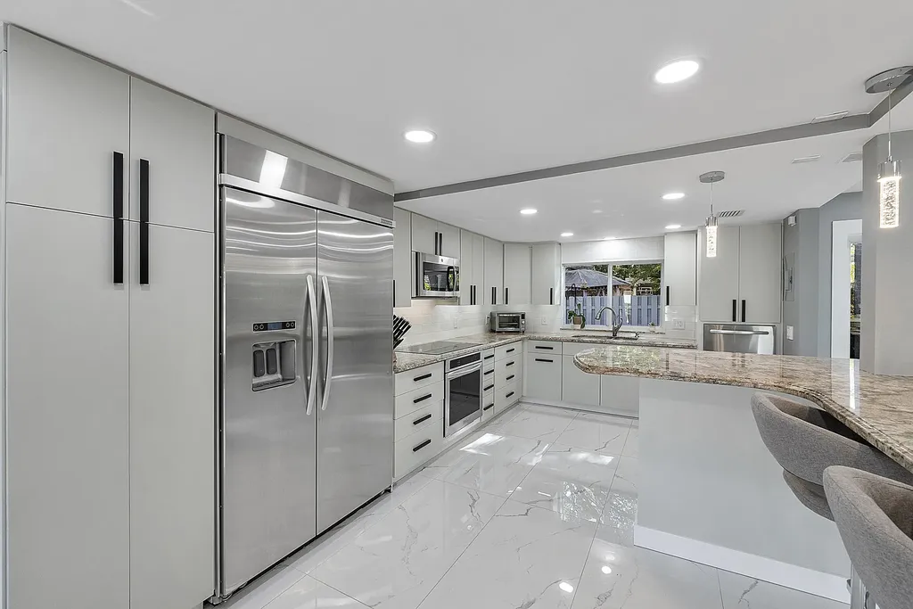 1900 NE 16th Terrace Fort Lauderdale FL 33305