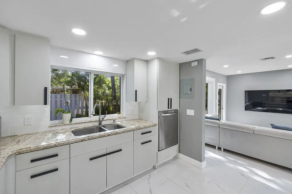 1900 NE 16th Terrace Fort Lauderdale FL 33305
