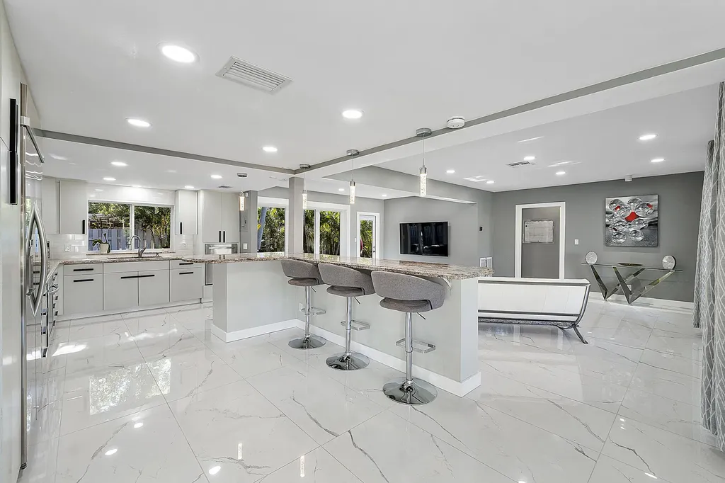 1900 NE 16th Terrace Fort Lauderdale FL 33305