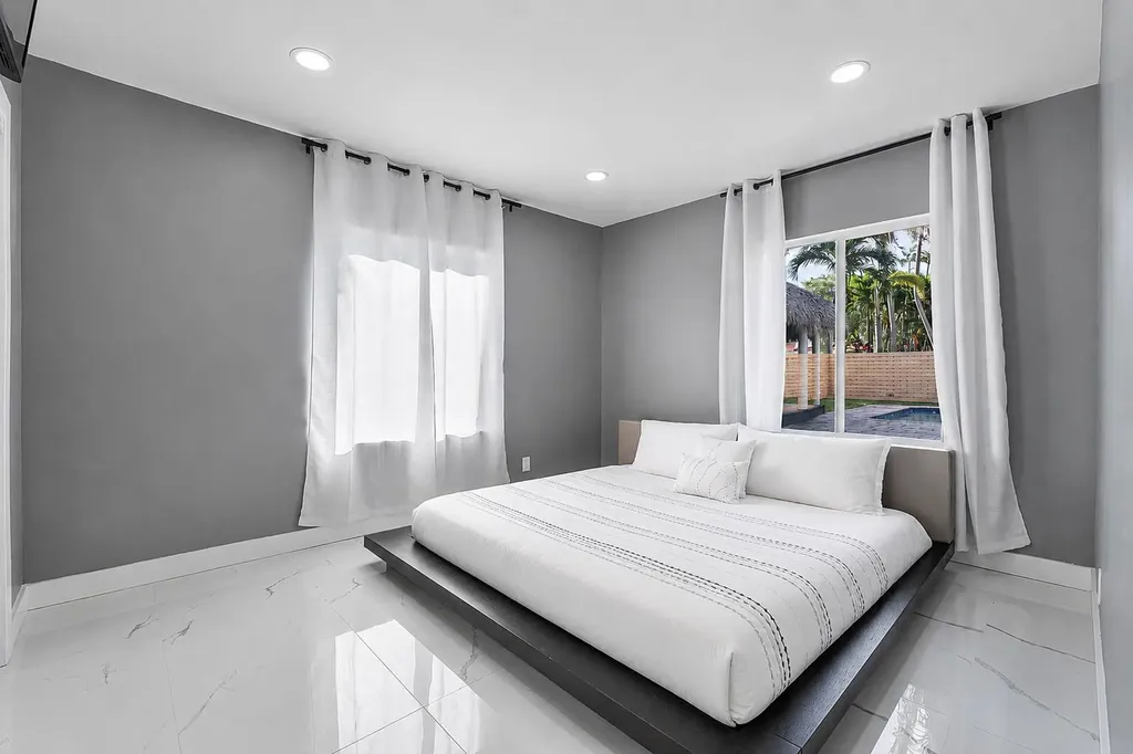 1900 NE 16th Terrace Fort Lauderdale FL 33305