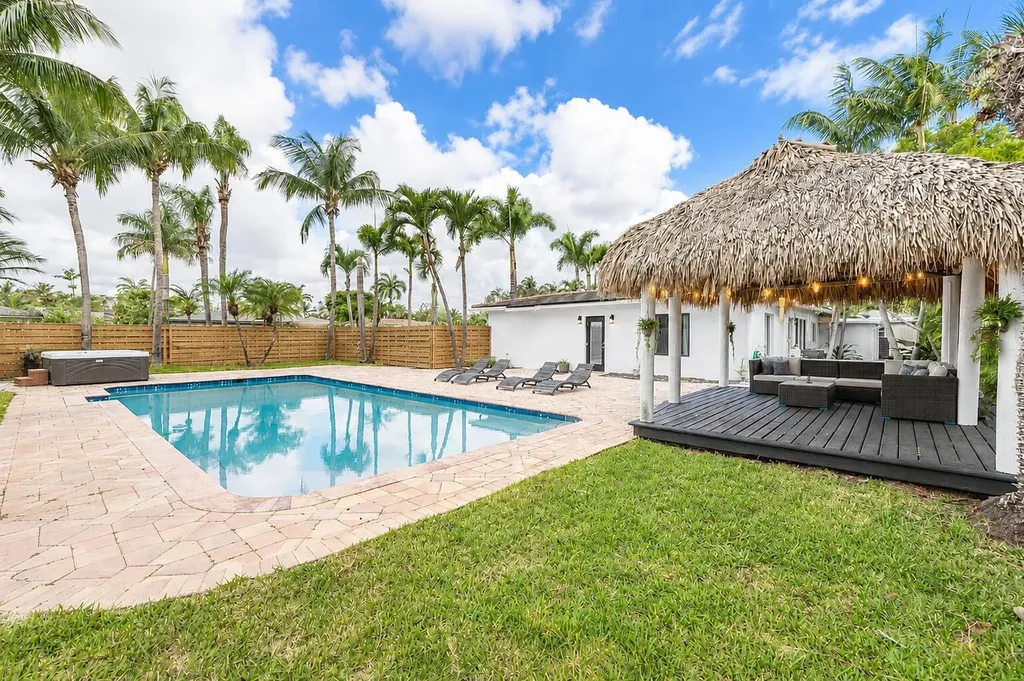 1900 NE 16th Terrace Fort Lauderdale FL 33305