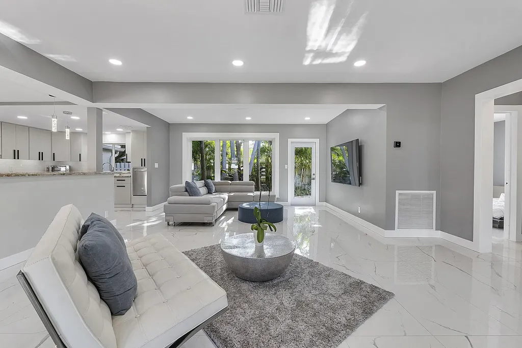 1900 NE 16th Terrace Fort Lauderdale FL 33305
