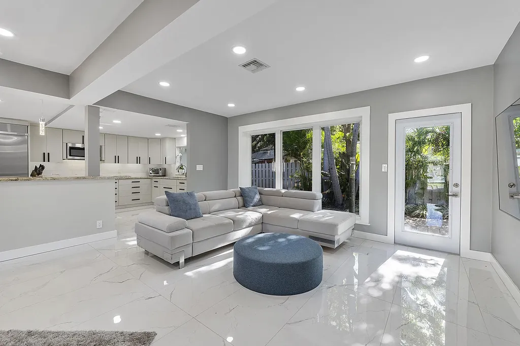 1900 NE 16th Terrace Fort Lauderdale FL 33305