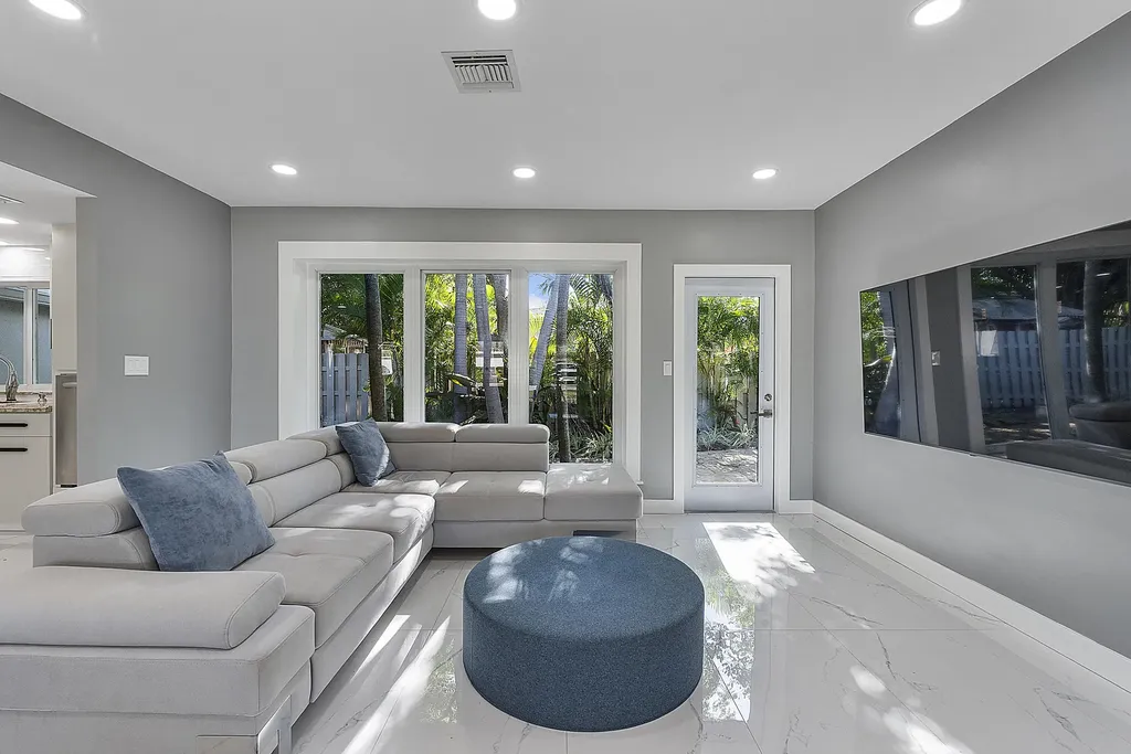 1900 NE 16th Terrace Fort Lauderdale FL 33305