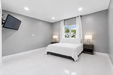 1900 NE 16th Terrace Fort Lauderdale FL 33305