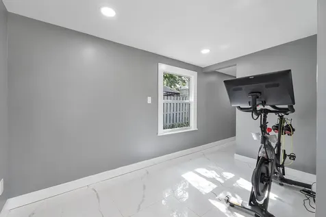 1900 NE 16th Terrace Fort Lauderdale FL 33305