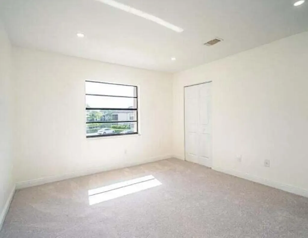 9284 Vista Del Boca Raton FL 33428