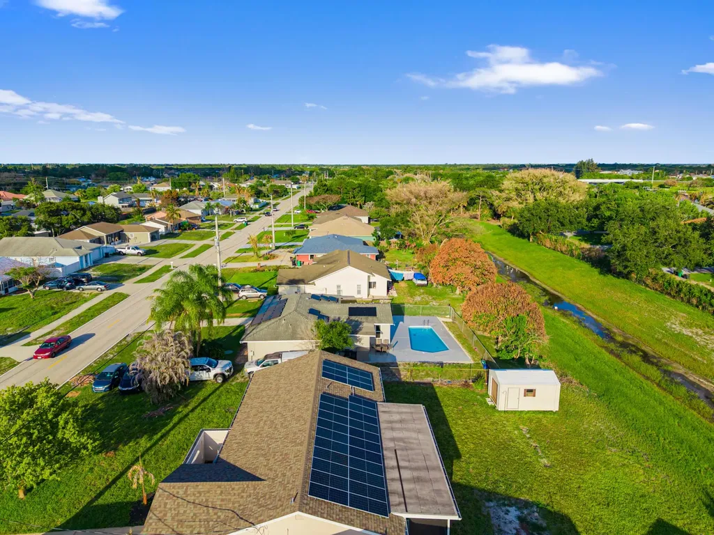 386 SE Oakridge Drive Port St Lucie FL 34984