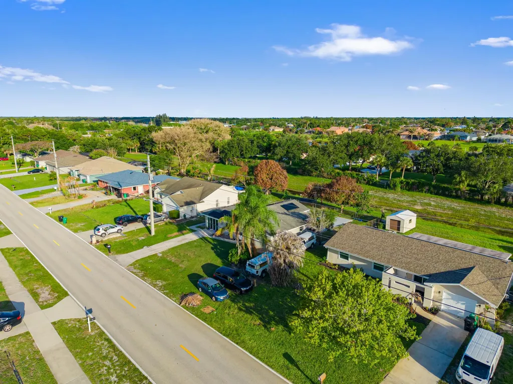 386 SE Oakridge Drive Port St Lucie FL 34984