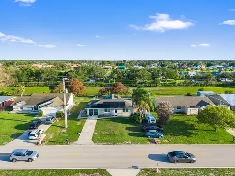 386 SE Oakridge Drive Port St Lucie FL 34984