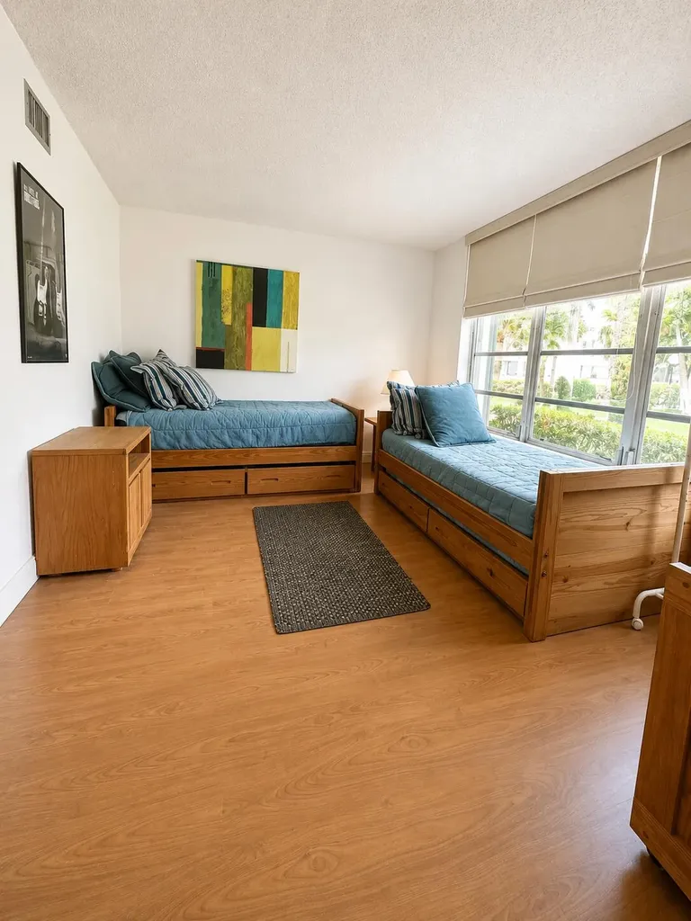 4200 Oaks Terrace Pompano Beach FL 33069
