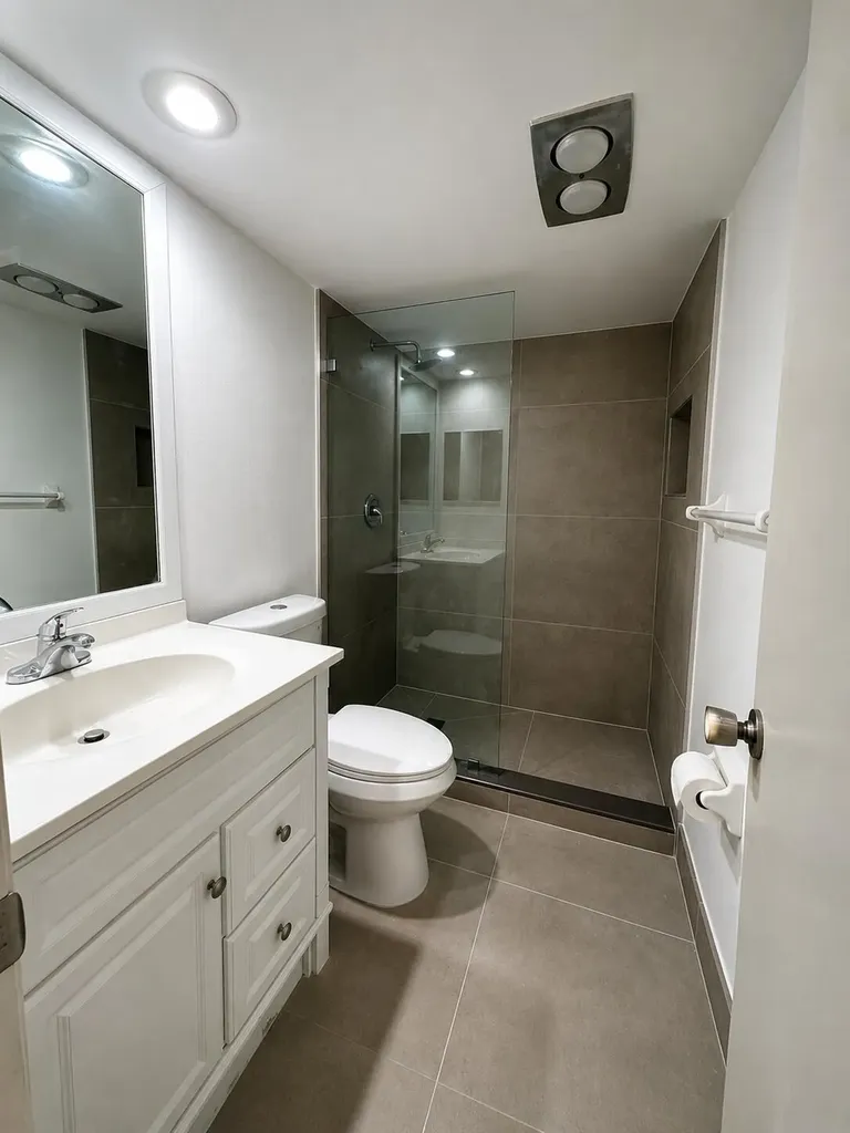 4200 Oaks Terrace Pompano Beach FL 33069