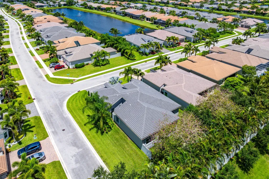 12882 Granite Mountain Pass Boynton Beach FL 33473