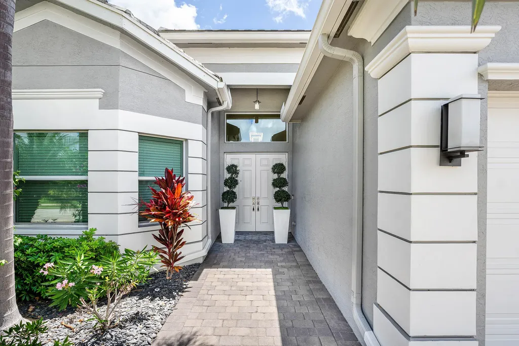 12882 Granite Mountain Pass Boynton Beach FL 33473
