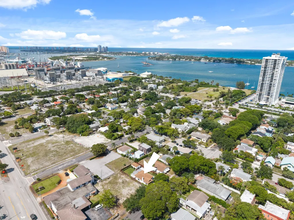 517 55th Street West Palm Beach FL 33407