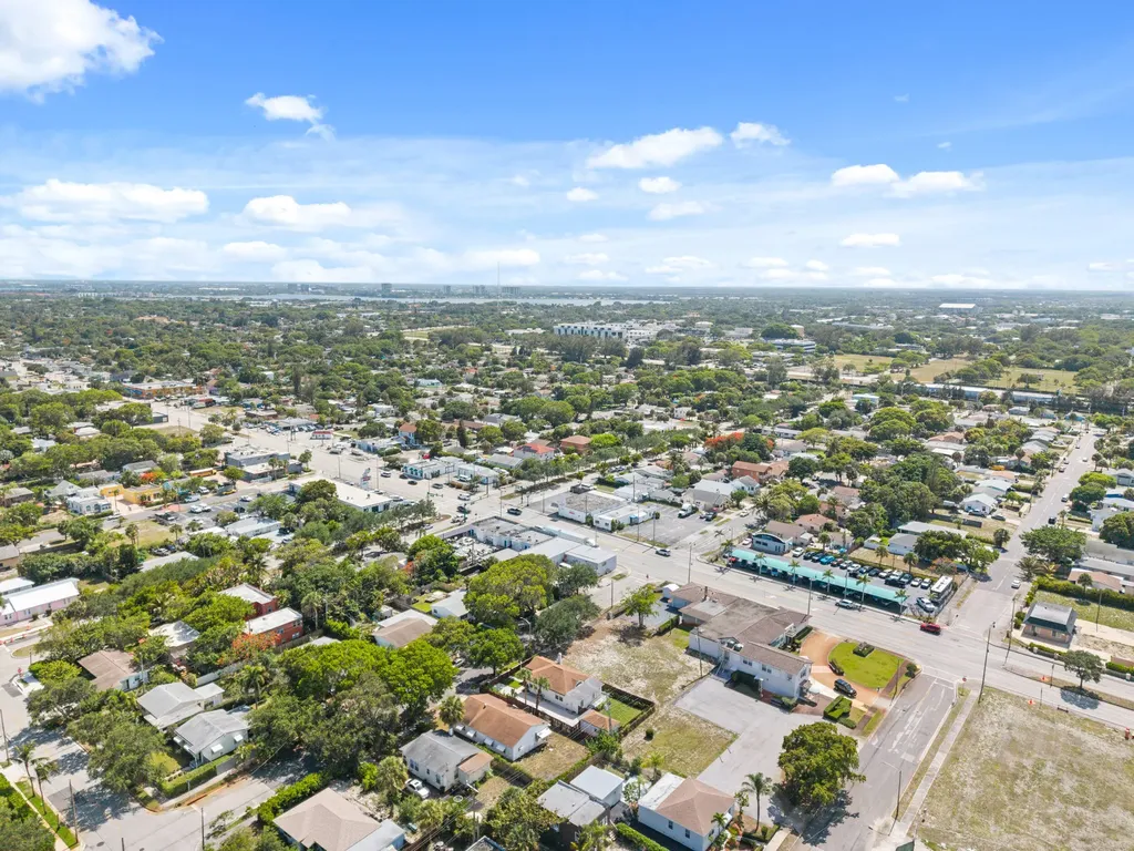 517 55th Street West Palm Beach FL 33407