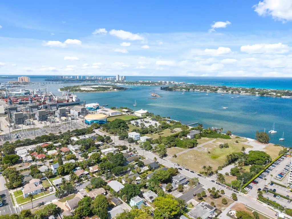 517 55th Street West Palm Beach FL 33407