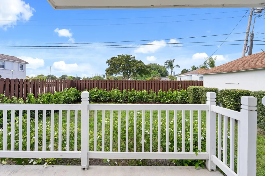 517 55th Street West Palm Beach FL 33407