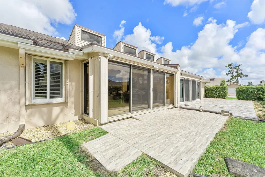6845 Fountains Circle Lake Worth FL 33467