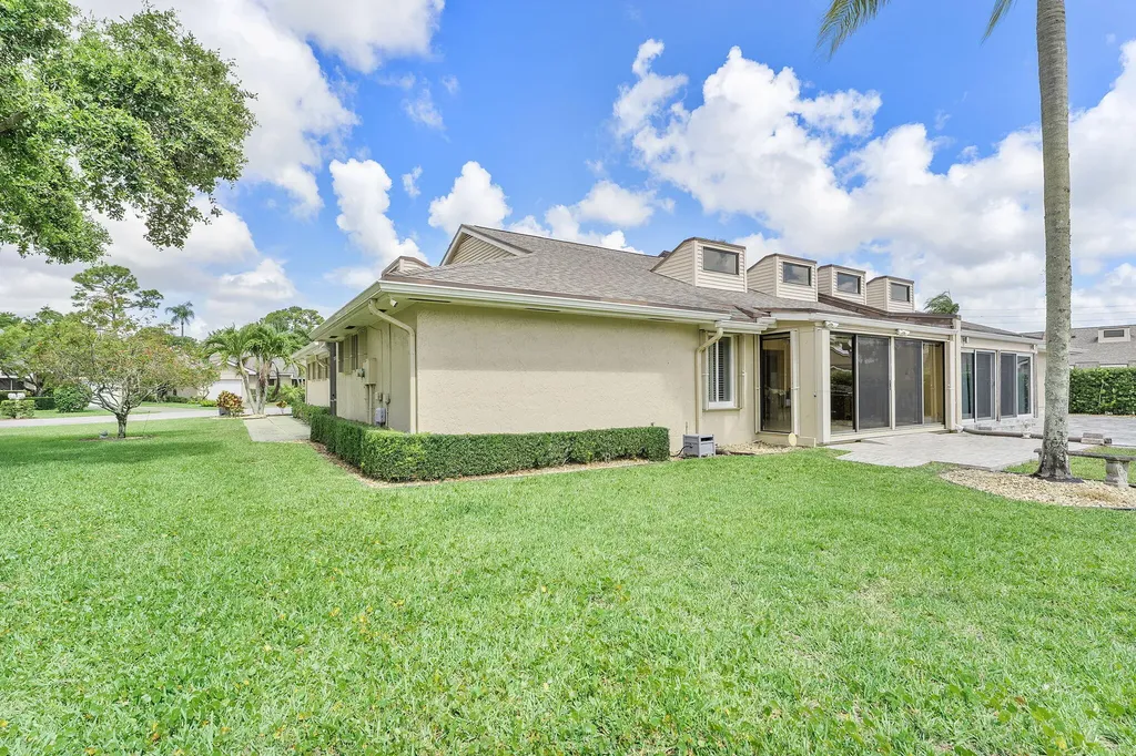 6845 Fountains Circle Lake Worth FL 33467